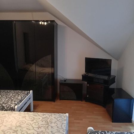 Hotel Tri Sesira Ljubovija Zewnętrze zdjęcie