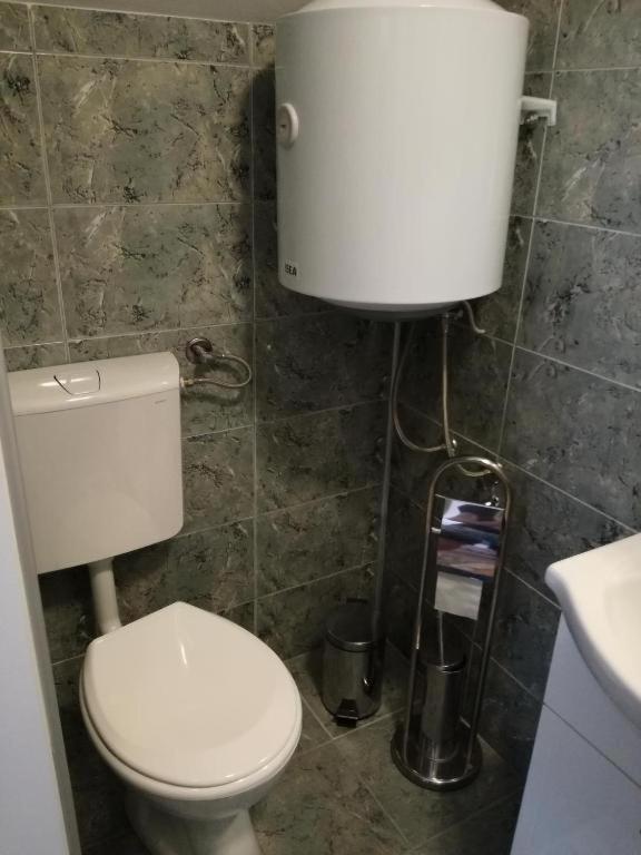 Hotel Tri Sesira Ljubovija Zewnętrze zdjęcie
