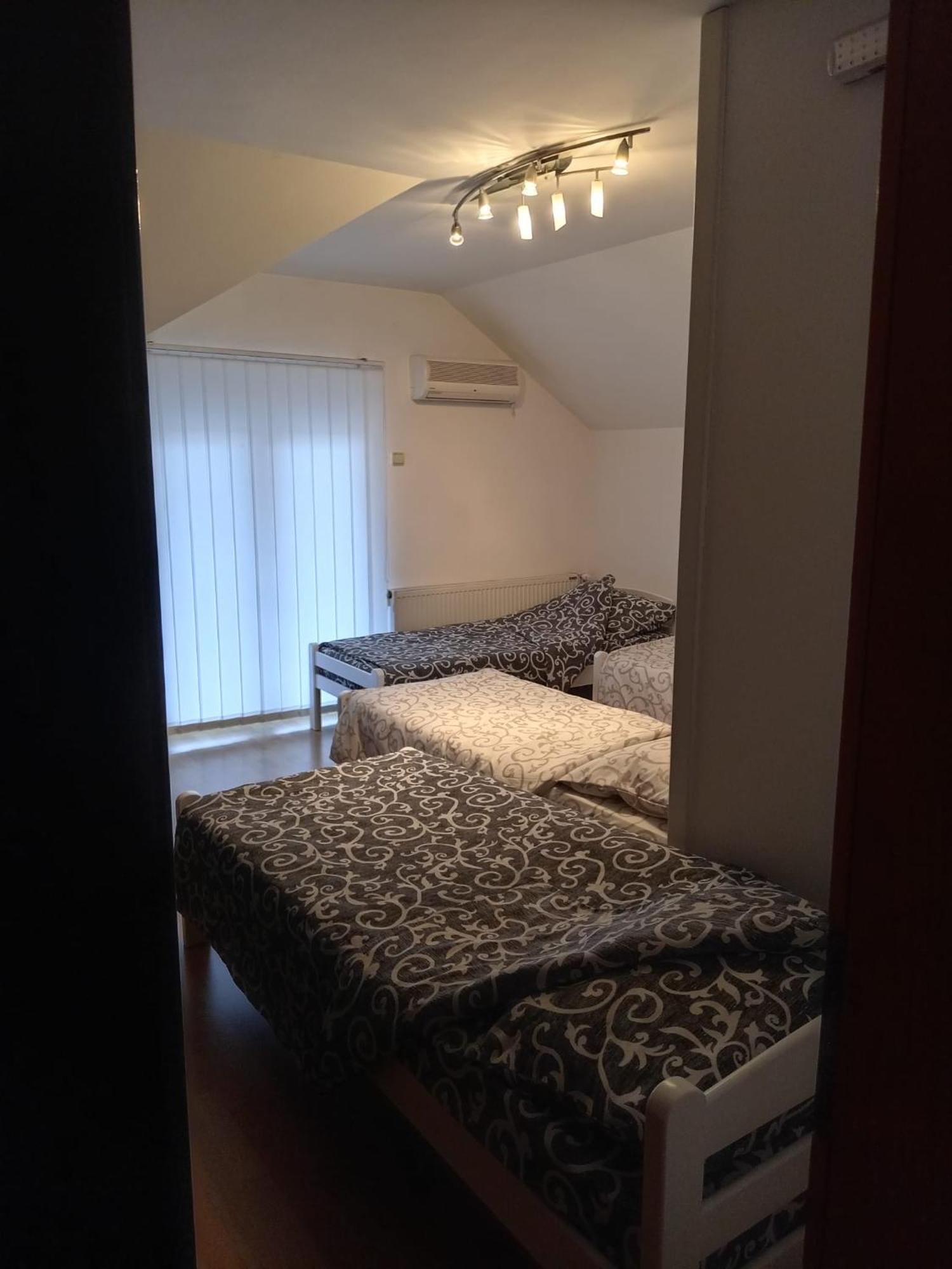 Hotel Tri Sesira Ljubovija Zewnętrze zdjęcie