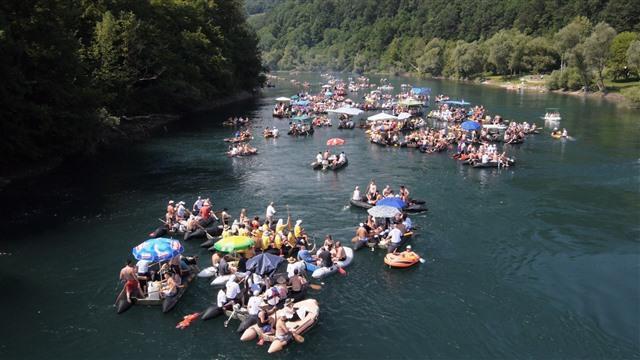 Hotel Tri Sesira Ljubovija Zewnętrze zdjęcie