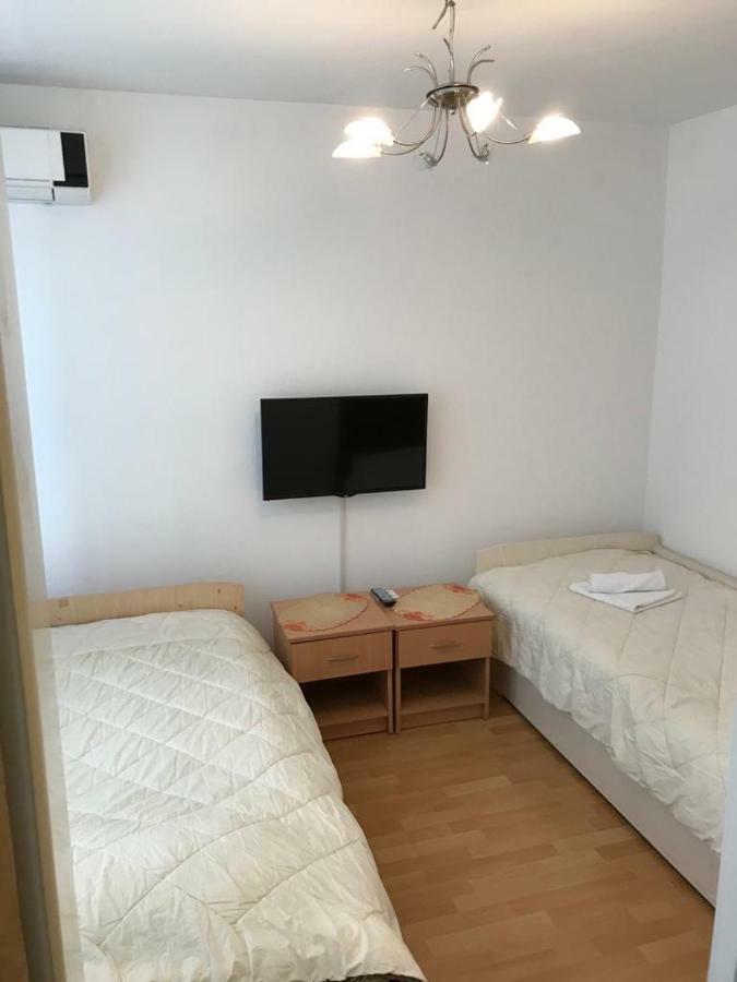 Hotel Tri Sesira Ljubovija Zewnętrze zdjęcie