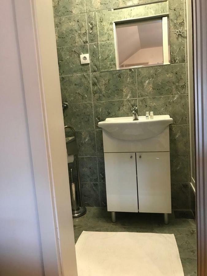 Hotel Tri Sesira Ljubovija Zewnętrze zdjęcie