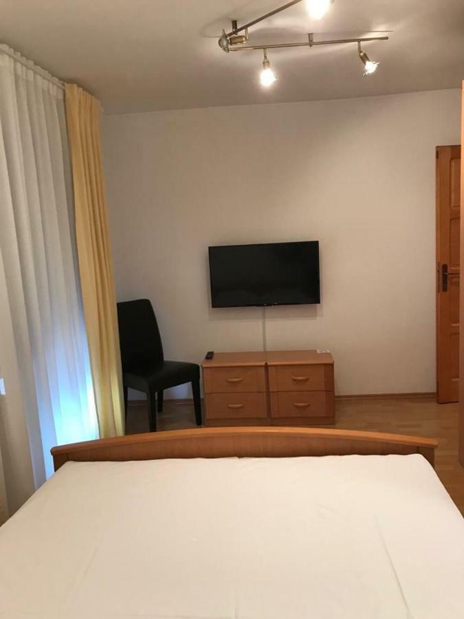 Hotel Tri Sesira Ljubovija Zewnętrze zdjęcie
