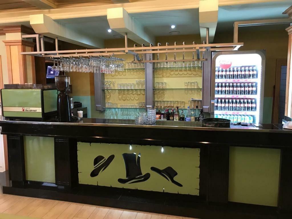 Hotel Tri Sesira Ljubovija Zewnętrze zdjęcie