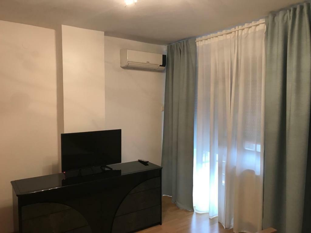 Hotel Tri Sesira Ljubovija Zewnętrze zdjęcie