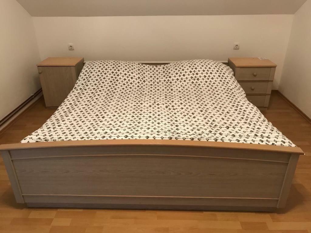 Hotel Tri Sesira Ljubovija Zewnętrze zdjęcie